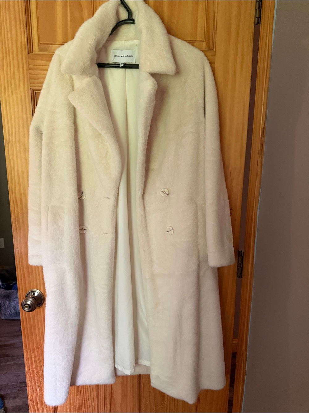 cupcakes & cashmere Pale cream Faux-Fur Long Trench Coat